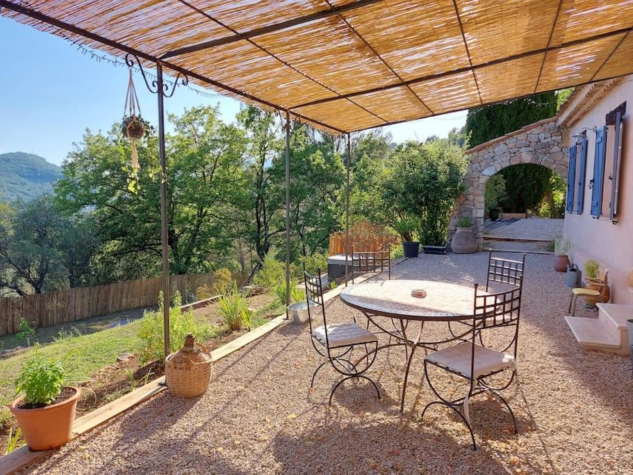 Maison à la campagne avec SPA et piscine Tourrettes-sur-Loup Esterno foto